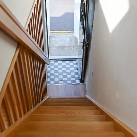 The Row In Town Holiday home Westport