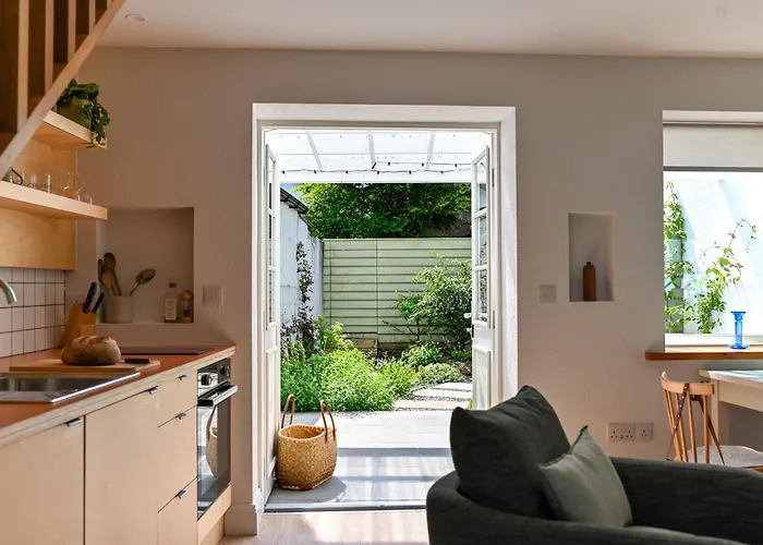 The Row In Town בית נופש